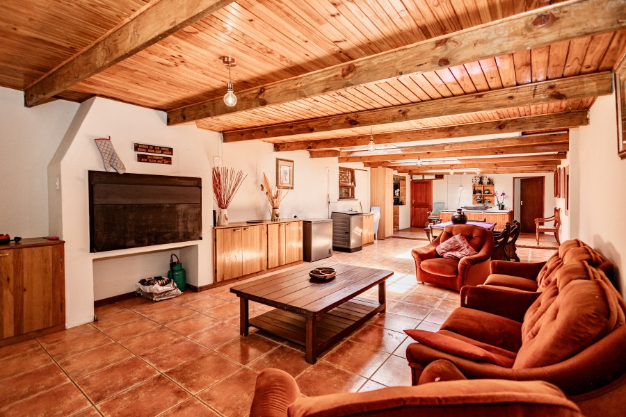 6 Bedroom Property for Sale in Schoongezicht Western Cape